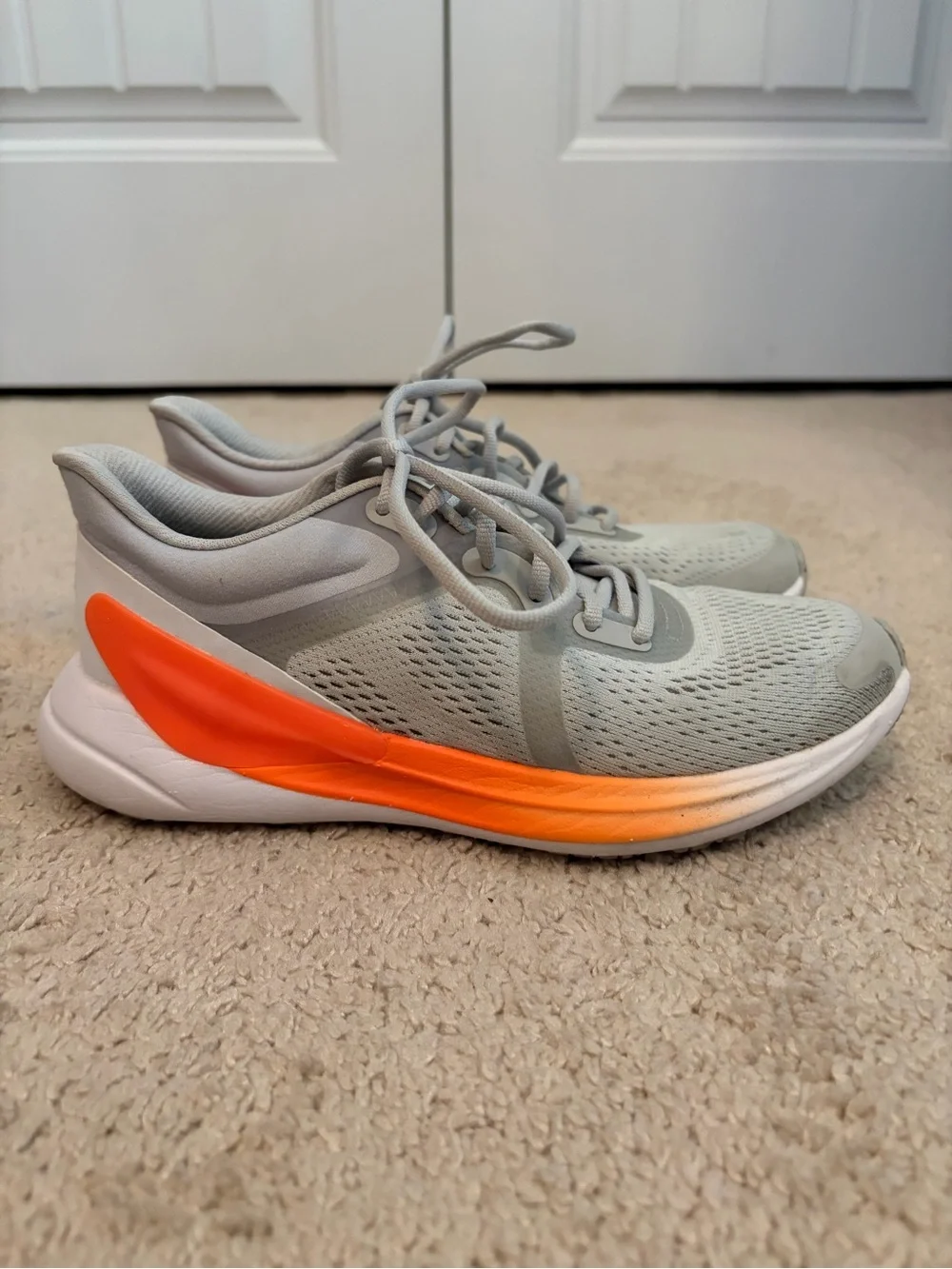 Lululemon BlissFeel Run Women's Sz 5.5 Vapor Grey/Highlight Orange Running Shoes